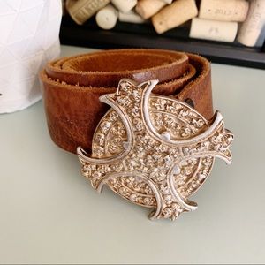 Brave  NWOT Brown Distress w/cross buckle-12-14